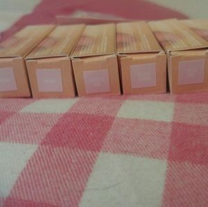 Kylie Cosmetics Makeup - Kylie high gloss price is for one Kylie Cosmetics Makeup - Kylie high gloss price is for one